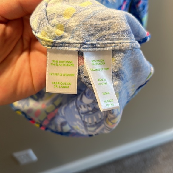 Lilly Pulitzer blouse! Fun and whimsical! $40! Size M! - Picture 5 of 5